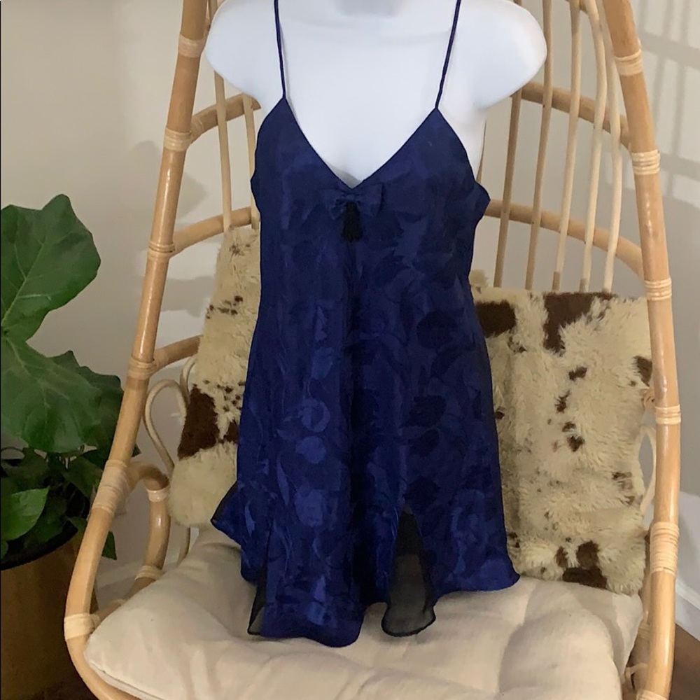 GOLD LABEL VICTORIA’S SECRET NIGHTGOWN, SMALL